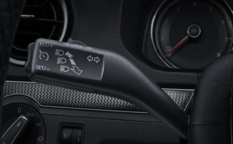Адаптивная круизная система ACC позволяет автомобилю автоматически следовать за впереди идущим автомобилем в соответствии с заданным расстоянием, что значительно снижает утомляемость при вождении.